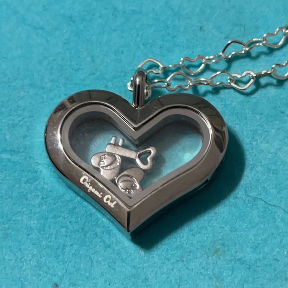 Origami Owl Small Heart Locket - Picture 2 of 8